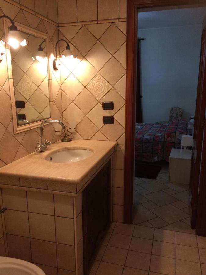 バルチェッローナ・ポッツォ・ディ・ゴット Marinette Bed & Breakfast エクステリア 写真