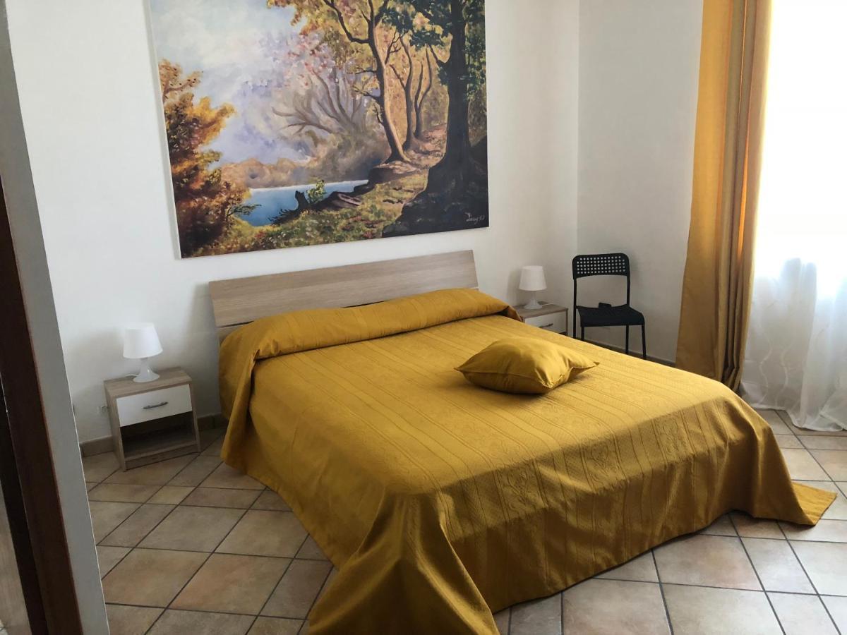 バルチェッローナ・ポッツォ・ディ・ゴット Marinette Bed & Breakfast エクステリア 写真