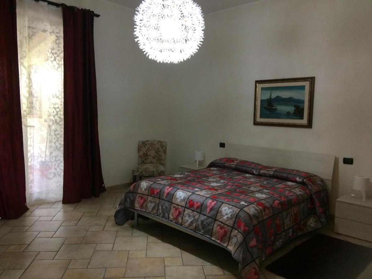 バルチェッローナ・ポッツォ・ディ・ゴット Marinette Bed & Breakfast エクステリア 写真